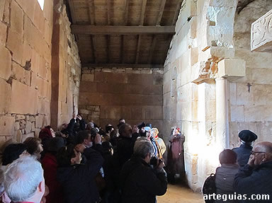En el interior del templo visigodo