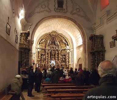 En el interior de la iglesia de Sequera de Fresno