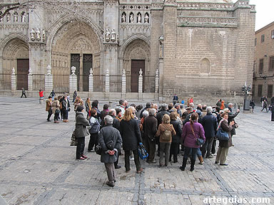 Junto a la catedral, camino de la Casa &Aacute;rabe