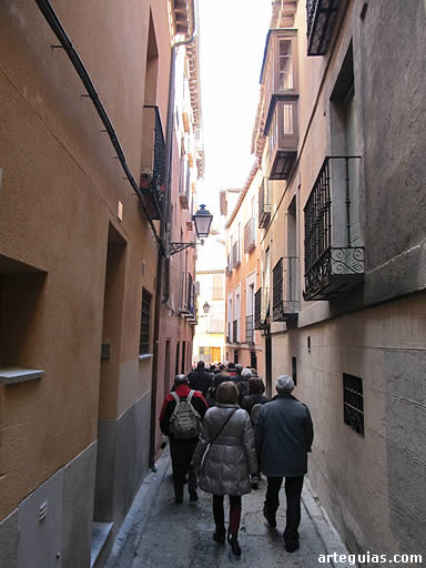 El recorrido a pie por Toledo nos condujo a lugares poco conocidos