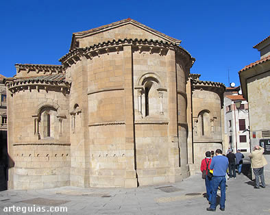 Primera visita de la jornada: la iglesia de Santo Tomás Cantuariense