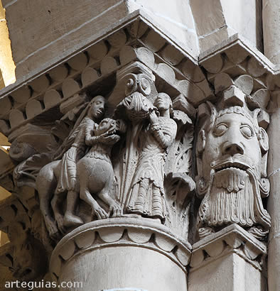 Uno de los muchos capiteles que nos ofreció la Catedral Vieja