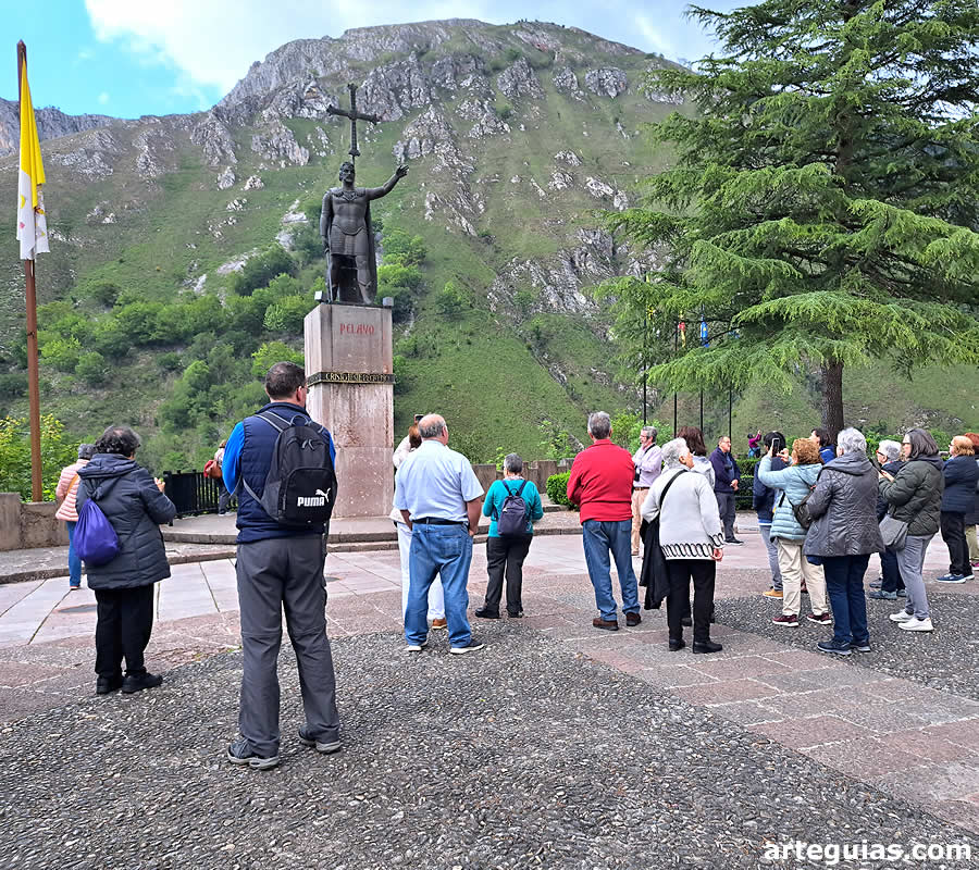 Estatua de Pelayo