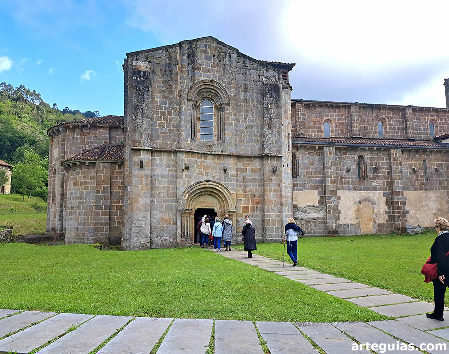 Después de EL Conventín entramos en Santa María de Valdediós