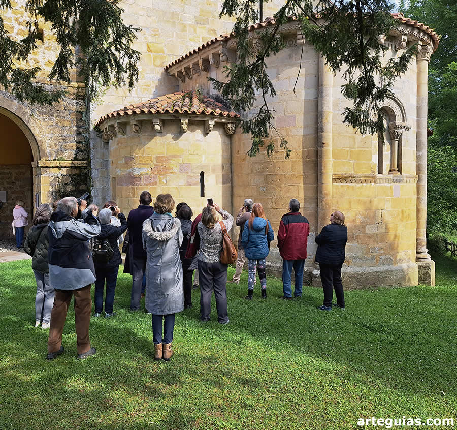San Pedro de Villanueva, en el Prador de Cangas de Onís