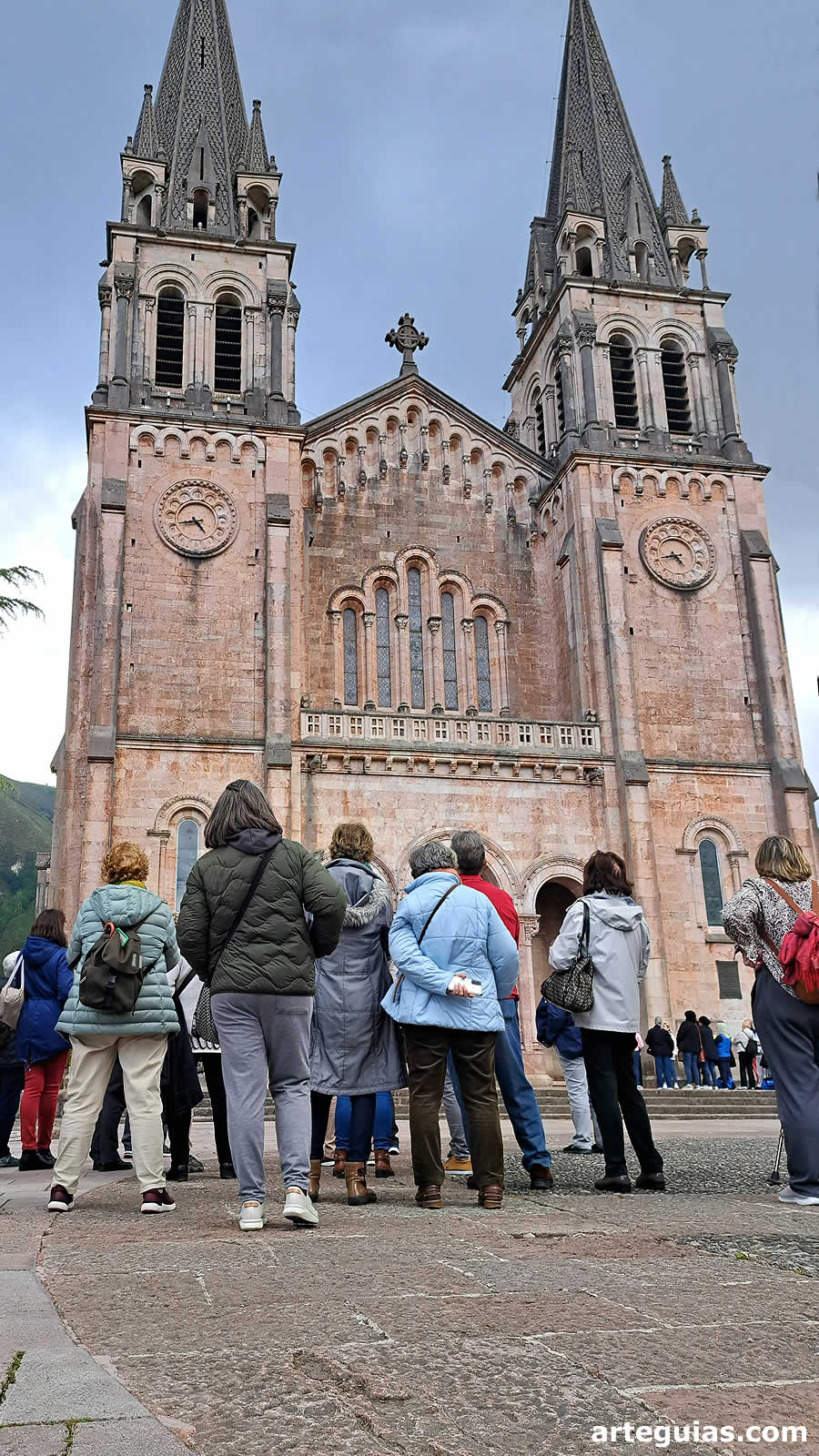 Gran parte de la tarde la dedicamos a Covadonga. En la imagen: la basílica