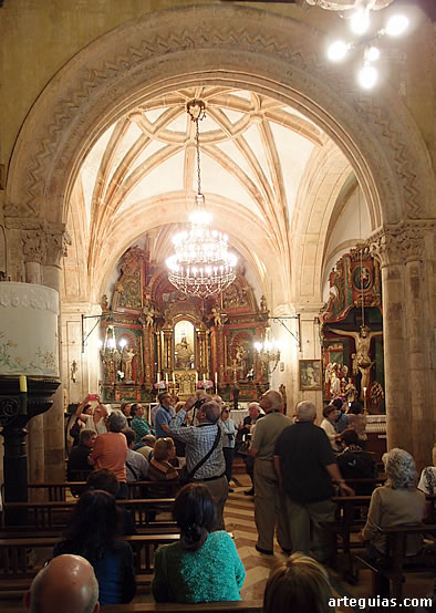 En la iglesia del Santuario de Santa María de Lugás