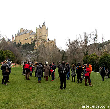 Frente al alc&aacute;zar, desde el Barrio de San Marcos