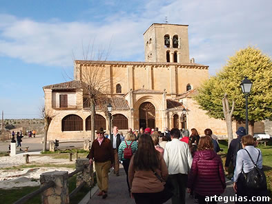 Llegada a la iglesia de la Virgen de la Pe&ntilde;a