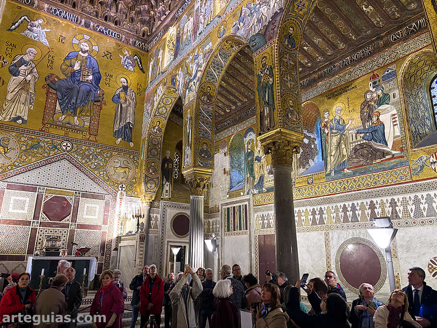 Viernes por la mañana: recorrimos las estancias más importantes del Palacio de los Reyes Normandos, con especial cariño a la célere Capilla Palatina.