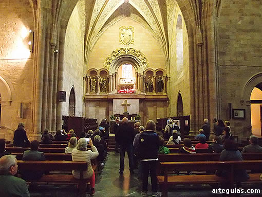 Interior de la iglesia g&oacute;tica del Monasterio de Valvanera
