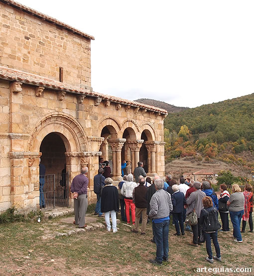 Ermita de San Crist&oacute;bal en Canales de la Sierra (La Rioja)
