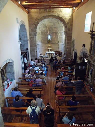 Visitando el interior de la iglesia de Vizcaínos