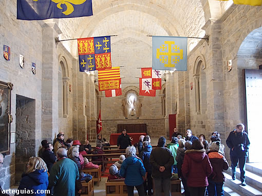 Interior de la iglesia sanjuanista de San Miguel Arcángel de Cizur Menor