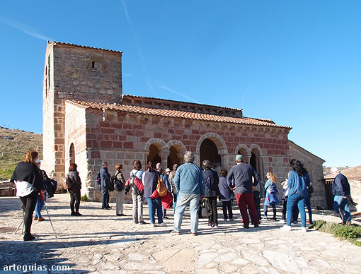 Por la tarde, fuimos a la sencilla y armoniosa iglesiata de Jodra del Pinar