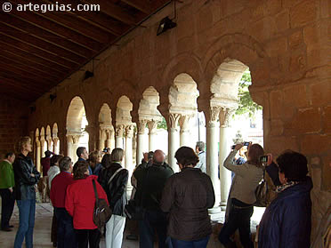 Algunos capiteles historiados de la iglesia de Saúca nos ofrecieron la posibilidad de elucubrar sobre su significado