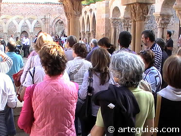 Las exóticas arquerías de San Juan de Duero nos invitaron a formular todas las teorías que hasta ahora se han enunciado sobre tan singular monumento