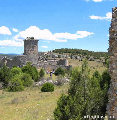 En lo alto del cerro donde se ubica el Castillo de Ucero