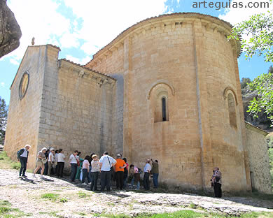 Analizando los canecillos de la iglesia románica de San Bartolomé