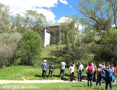 Uno de los momentos culminantes del viaje es, sin duda, la visita a la Ermita de San Bartolomé de Cañón de Río Lobos