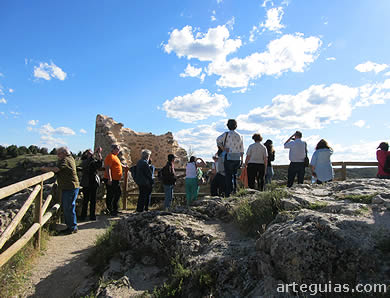Oteando desde el castillo el Valle de la Sangre