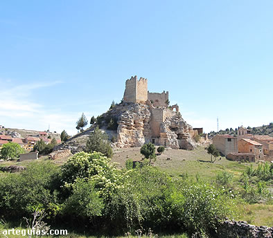 La primera visita fue para Castillejo de Robledo con su fotificación medieval e iglesia románica