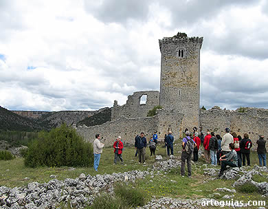 Otro momento de la visita al castillo de Ucero