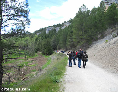 Cañón del Río Lobos: en el sendero que lleva a la Ermita de San Bartolomé