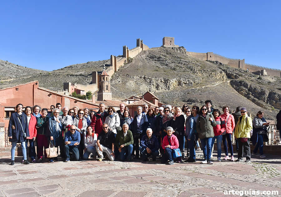 Foto de familia en el corazón de Albarracín