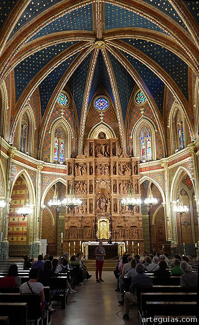 En el interior de la fastuosa iglesia de San Pedro de Teruel