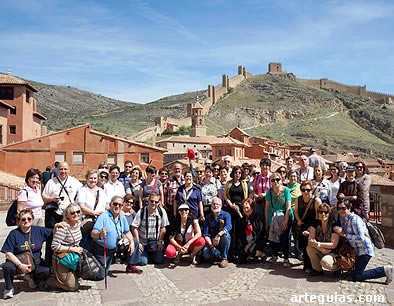 Foto de grupo en uno de los miradores de Albarracín