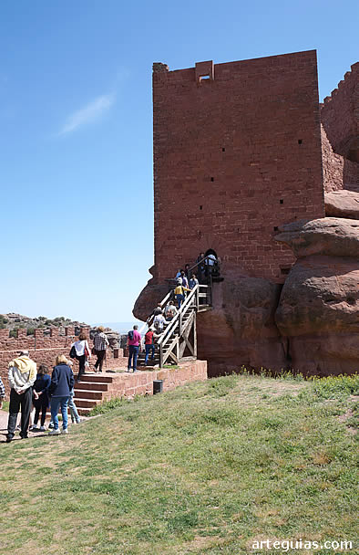 Subiendo al recinto interior del castillo