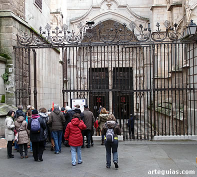 En la Puerta del Reloj de la catedral de Toledo