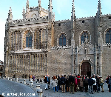 Atardecer ante la facha norte del gran convento de San Juan de los Reyes