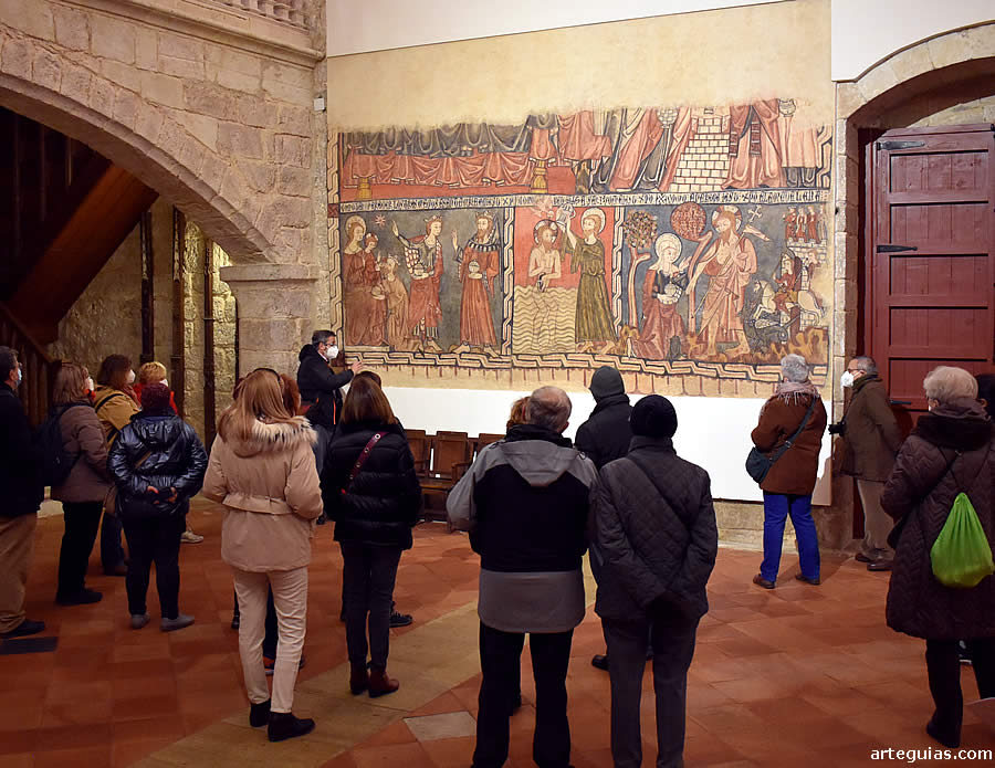 Explicaciones de la pinturas góticas reubicadas en la iglesia de San Sebastián de los Caballeros