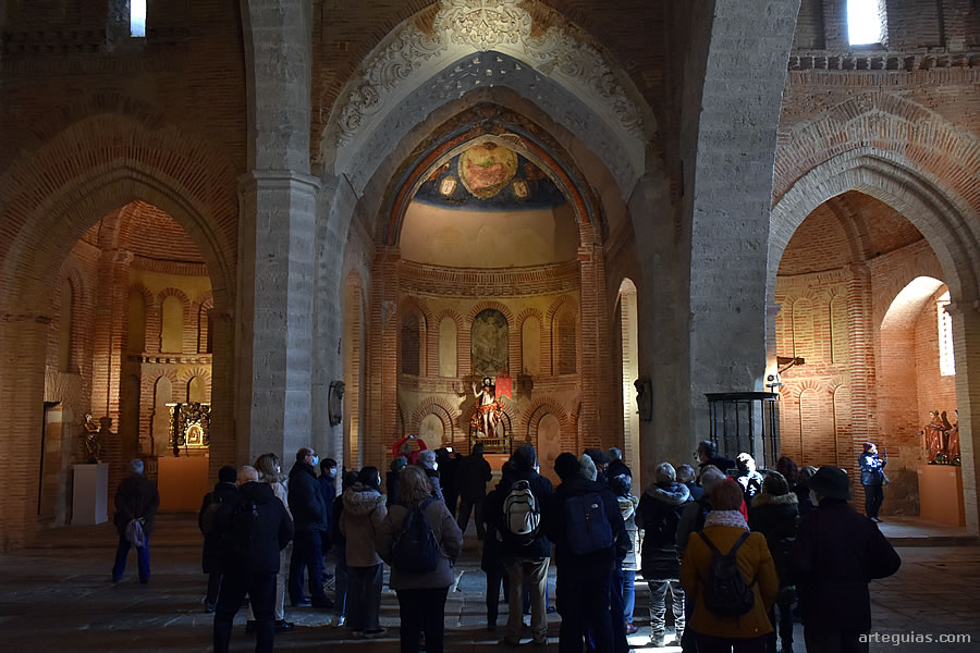 En el interior de la iglesia del Santo Sepulcro