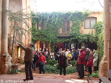 Interior de la iglesia-vivienda de San Juan en Ayllón