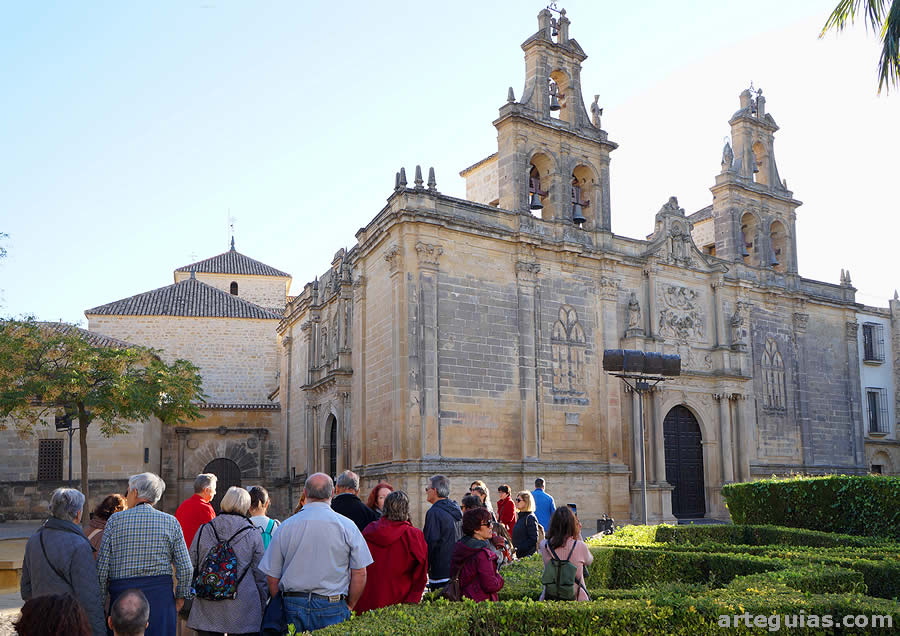 Atardecer en &Uacute;beda: iglesia de Santa Mar&iacute;a de los Reales Alc&aacute;zares