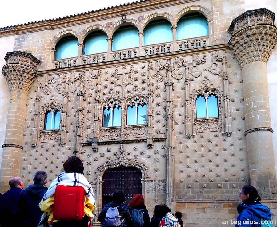 Fachada del Palacio de Jabalquinto
