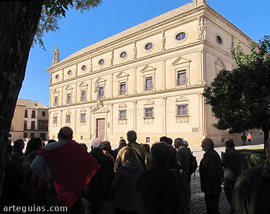 Ante el Palacio de Vázquez de Molina