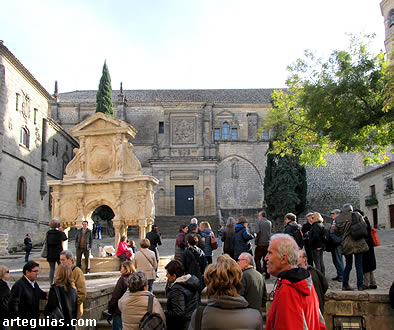 Después de la comida en la Plaza de Santa María de Baeza
