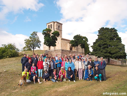 Atardeciendo nos dirigimos a la iglesia de Las Henestrosas de las Quintanillas