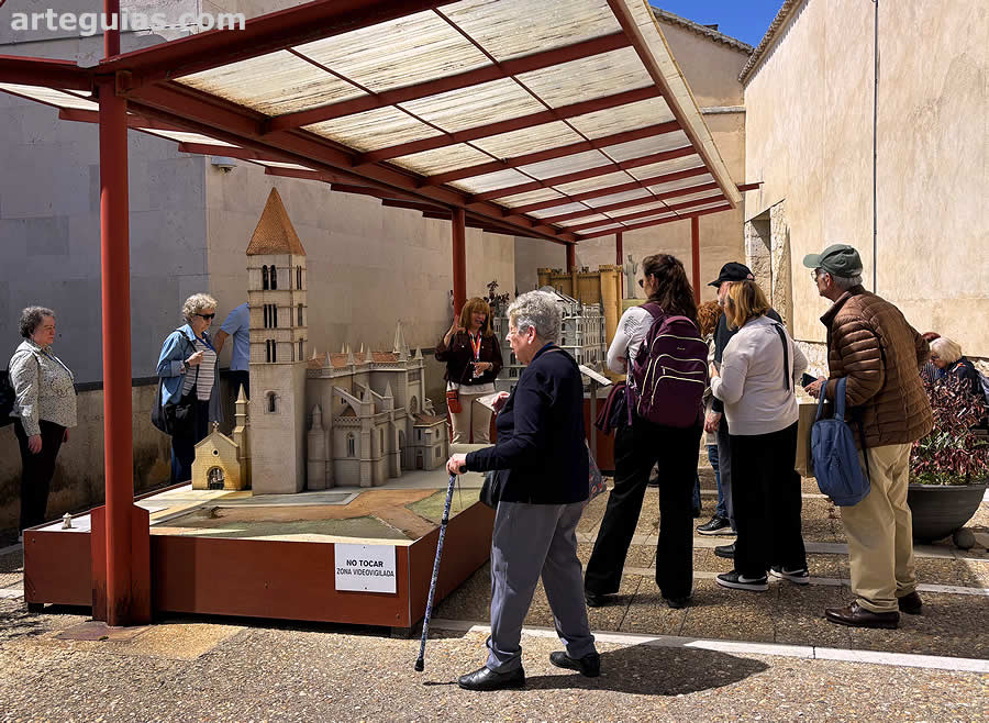 En Tordesillas también aprovechamos para acercarnos al Museo del Tratado y a su colección de grandes maquetas.