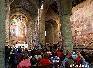 En Santa Mar&iacute;a de Ta&uuml;ll estuvimos un buen rato explicando la iconograf&iacute;a de las pinturas