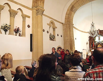 En el interior de la iglesia de Bercedo