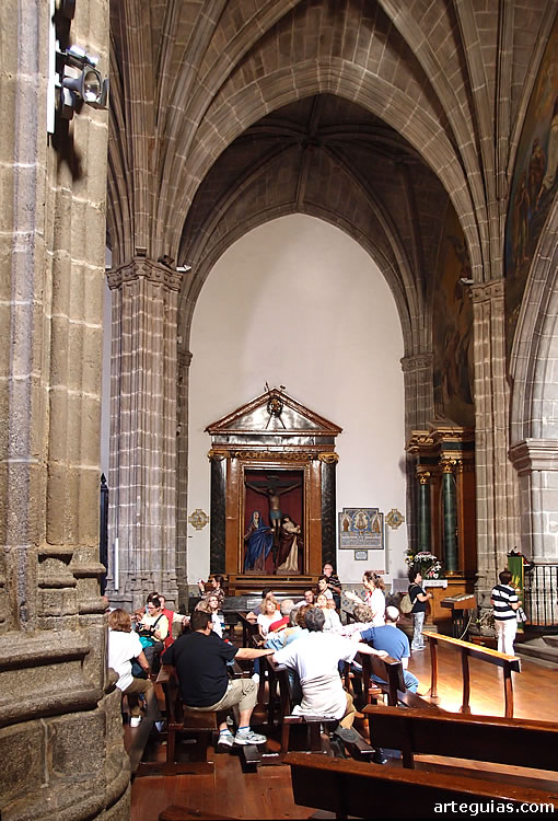 Visita a la iglesia gótica de Arenas de San Pedro