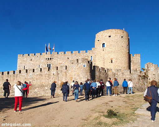 A primera hora del sábado, la llegada al castillo de La Adrada
