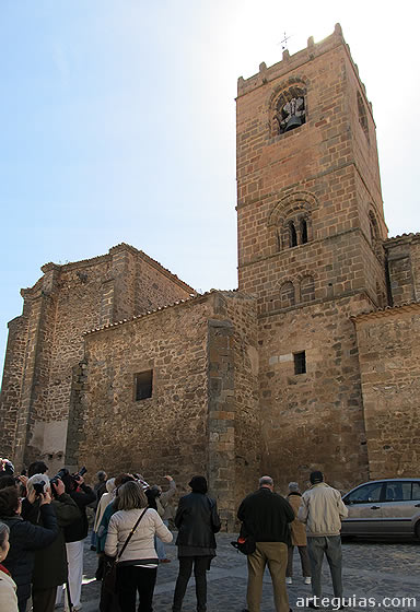 La torre de San Miguel no reportó un buen rato intentando descifrar sus capiteles