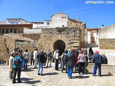 Puerta califal del siglo X