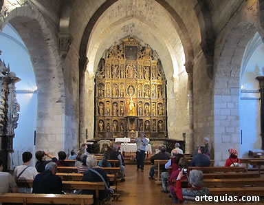 En el interior de la iglesia de La Magdalena